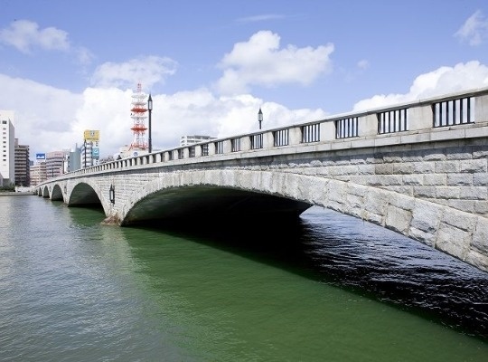 万代橋